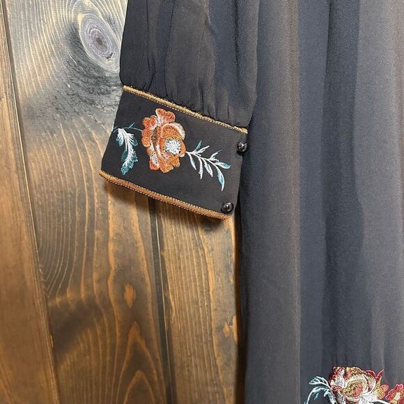 Ostora Floral Embroirdered Maxi Dress - Picture 4 of 6